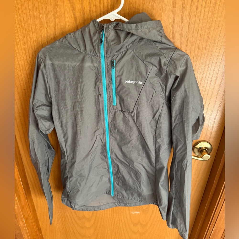 Patagonia Gray Jacket with Blue Accents